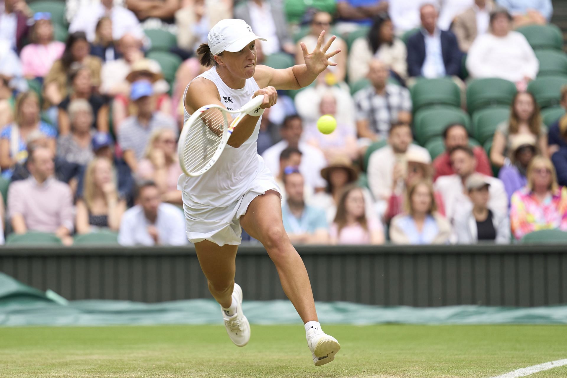 Swiatek in action at Wimbledon 2025 (Image Source: Getty)
